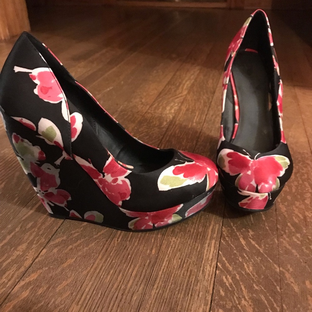 Floral wedges like NEW